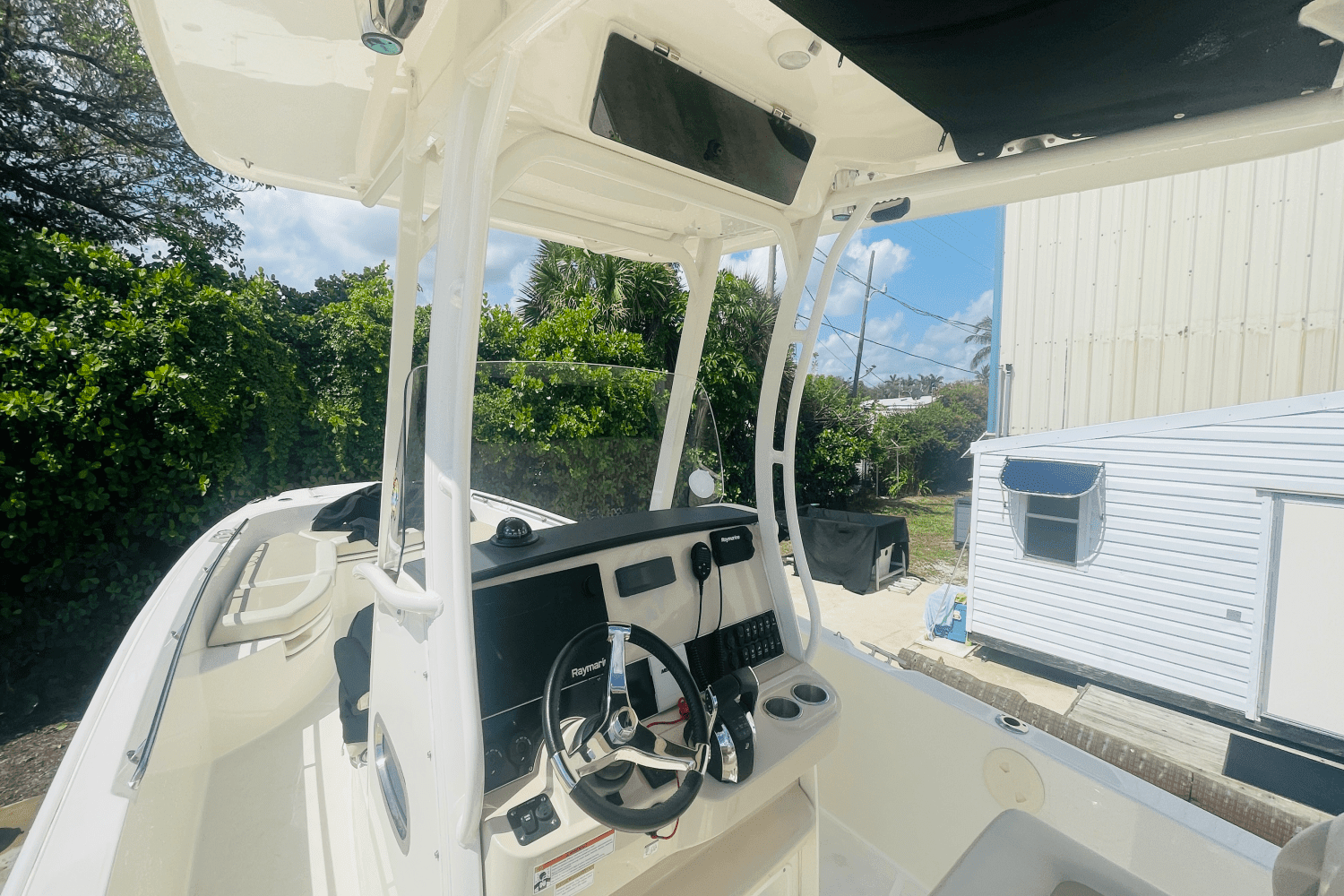 2022 Boston Whaler 270 DAUNTLESS Image Thumbnail #10
