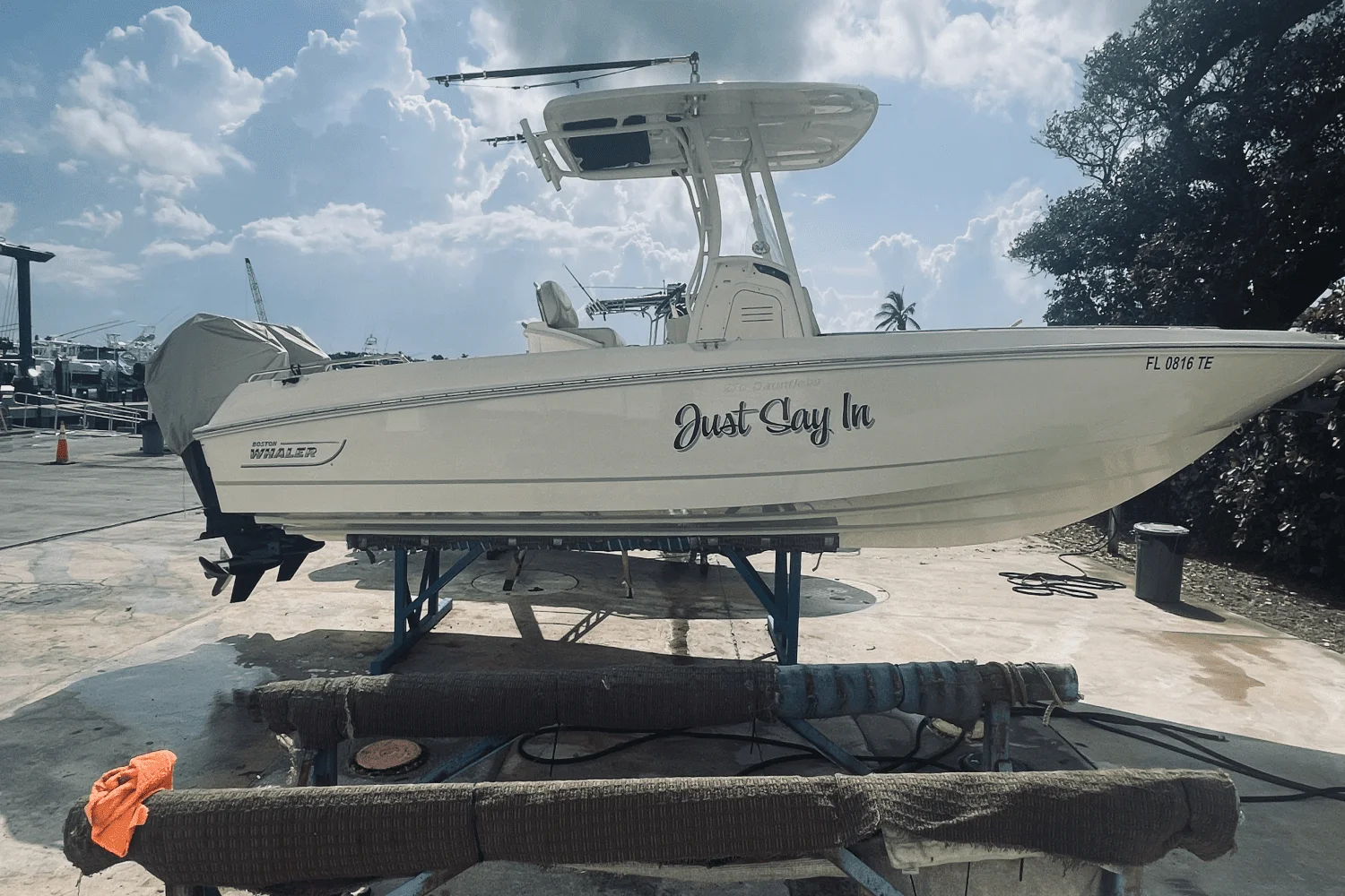 2022 Boston Whaler 270 DAUNTLESS Image Thumbnail #3