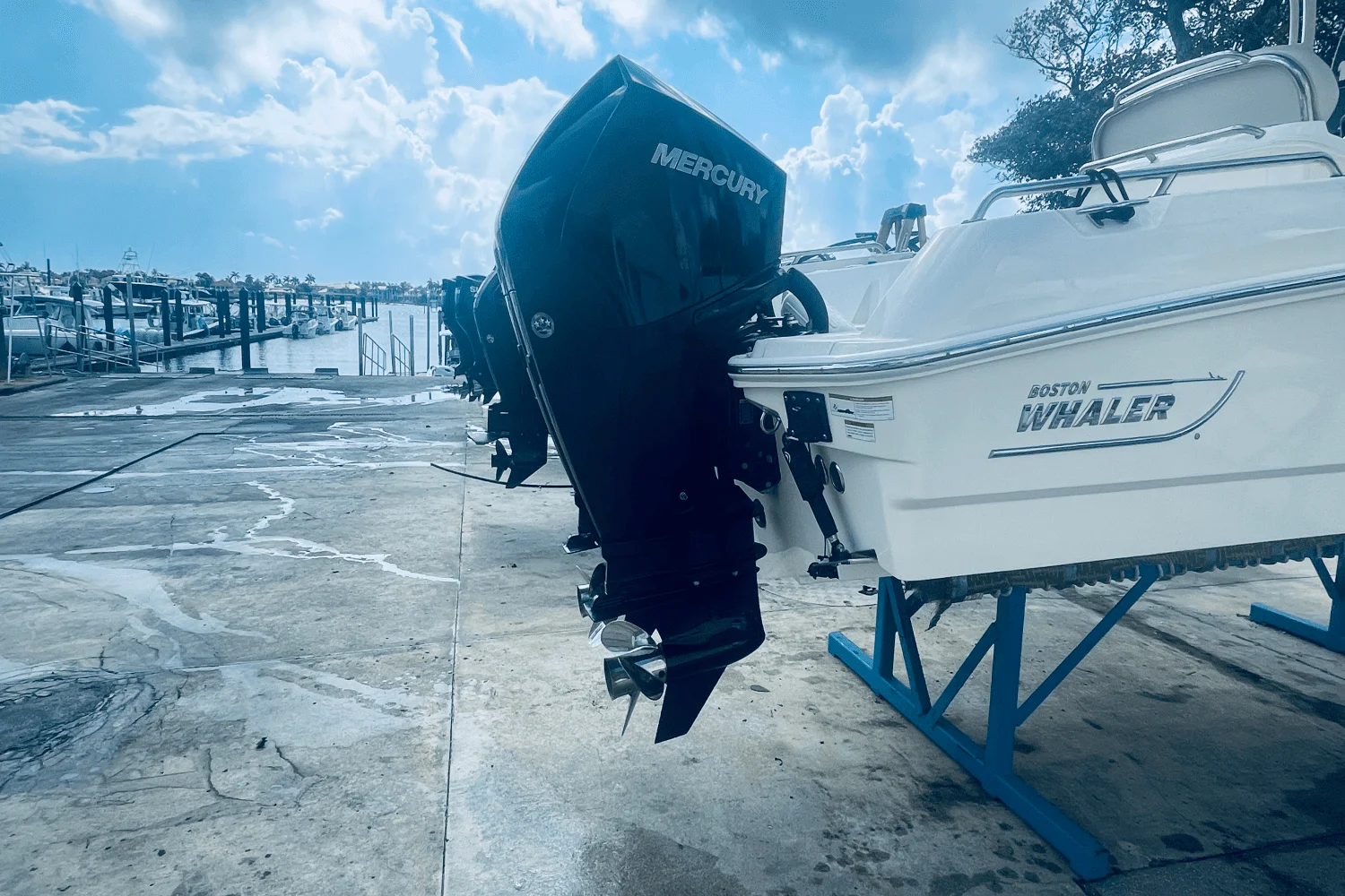 2022 Boston Whaler 270 DAUNTLESS Image Thumbnail #5