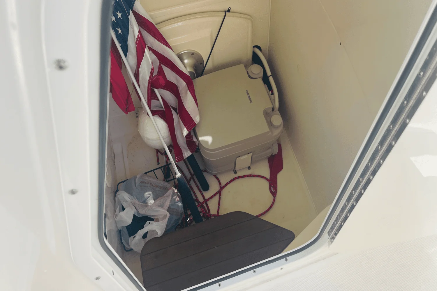 2022 Boston Whaler 270 DAUNTLESS Image Thumbnail #38