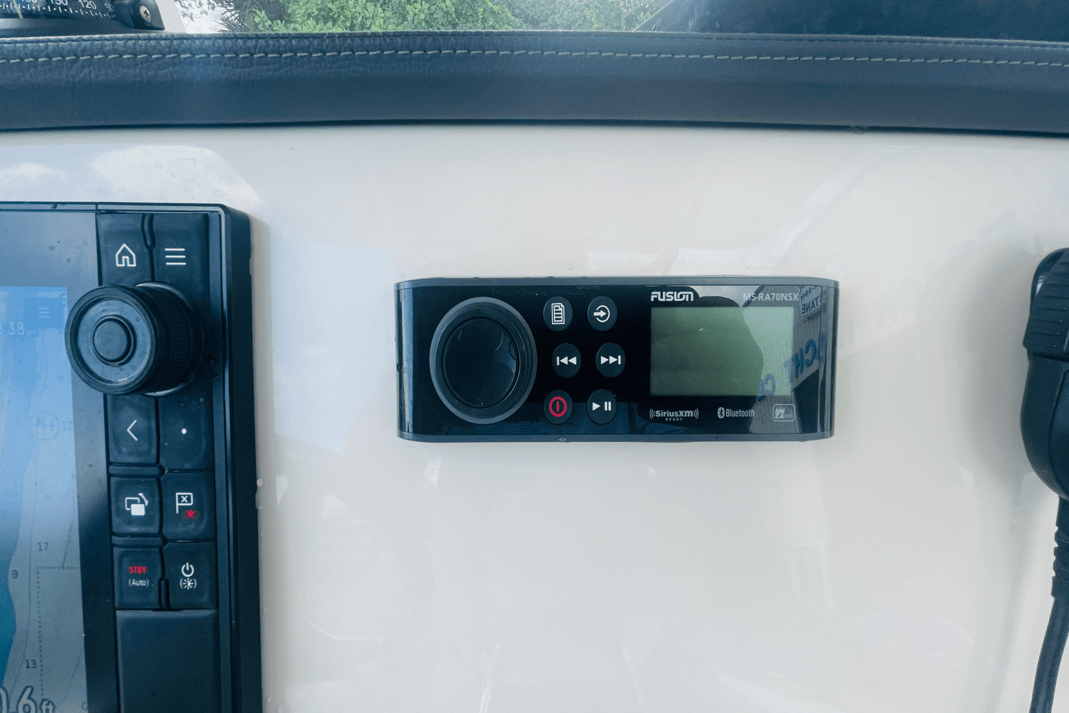 2022 Boston Whaler 270 DAUNTLESS Image Thumbnail #16