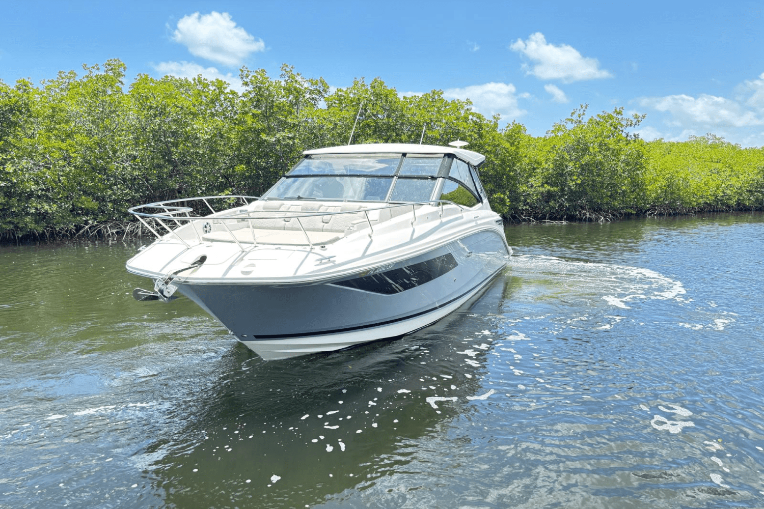 2021 Sea Ray 320 SUNDANCER OB Image Thumbnail #6