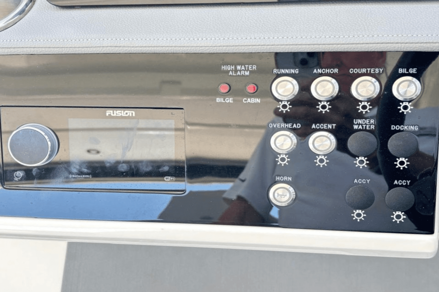 2021 Sea Ray 320 SUNDANCER OB Image Thumbnail #35
