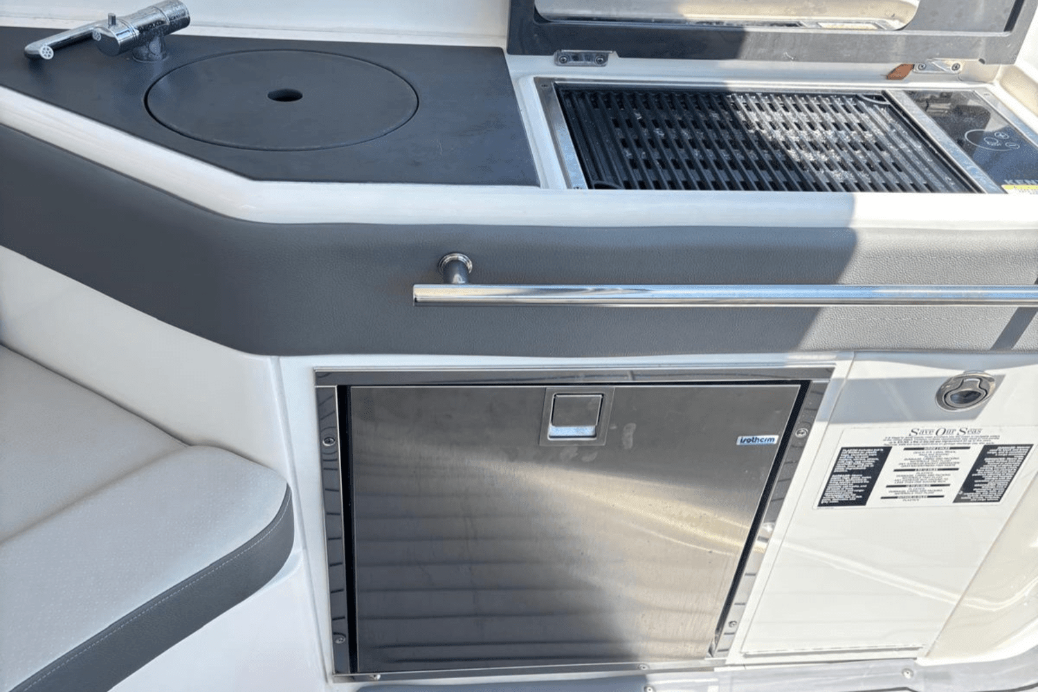 2021 Sea Ray 320 SUNDANCER OB Image Thumbnail #15
