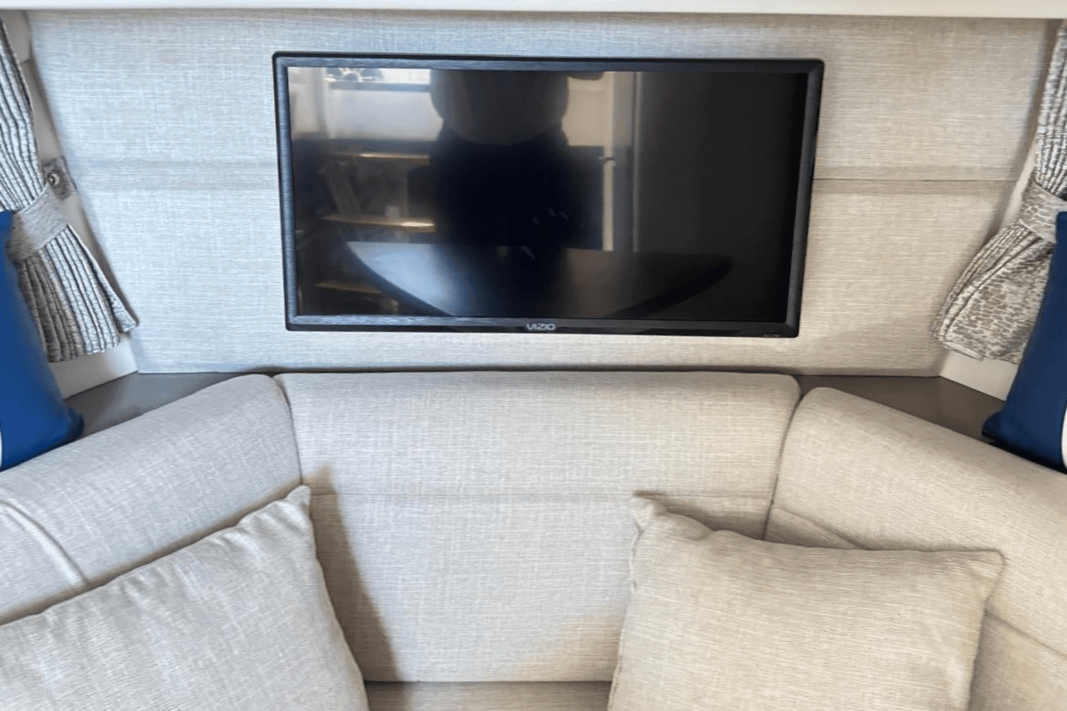 2021 Sea Ray 320 SUNDANCER OB Image Thumbnail #21