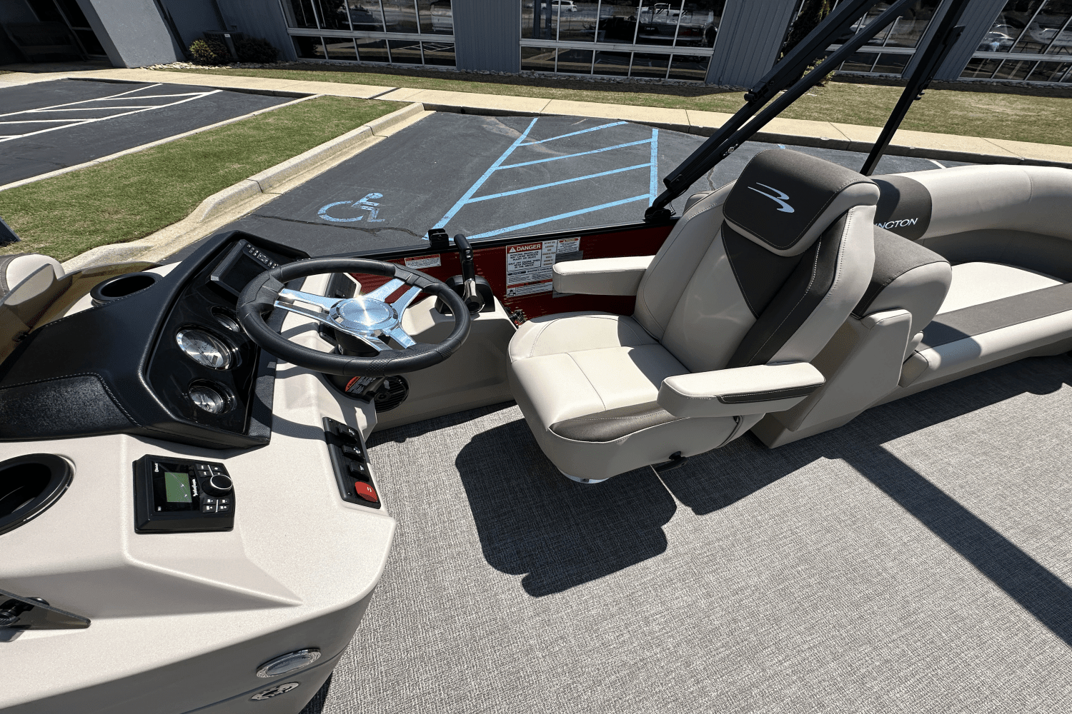 2025 Bennington 22S Image Thumbnail #11