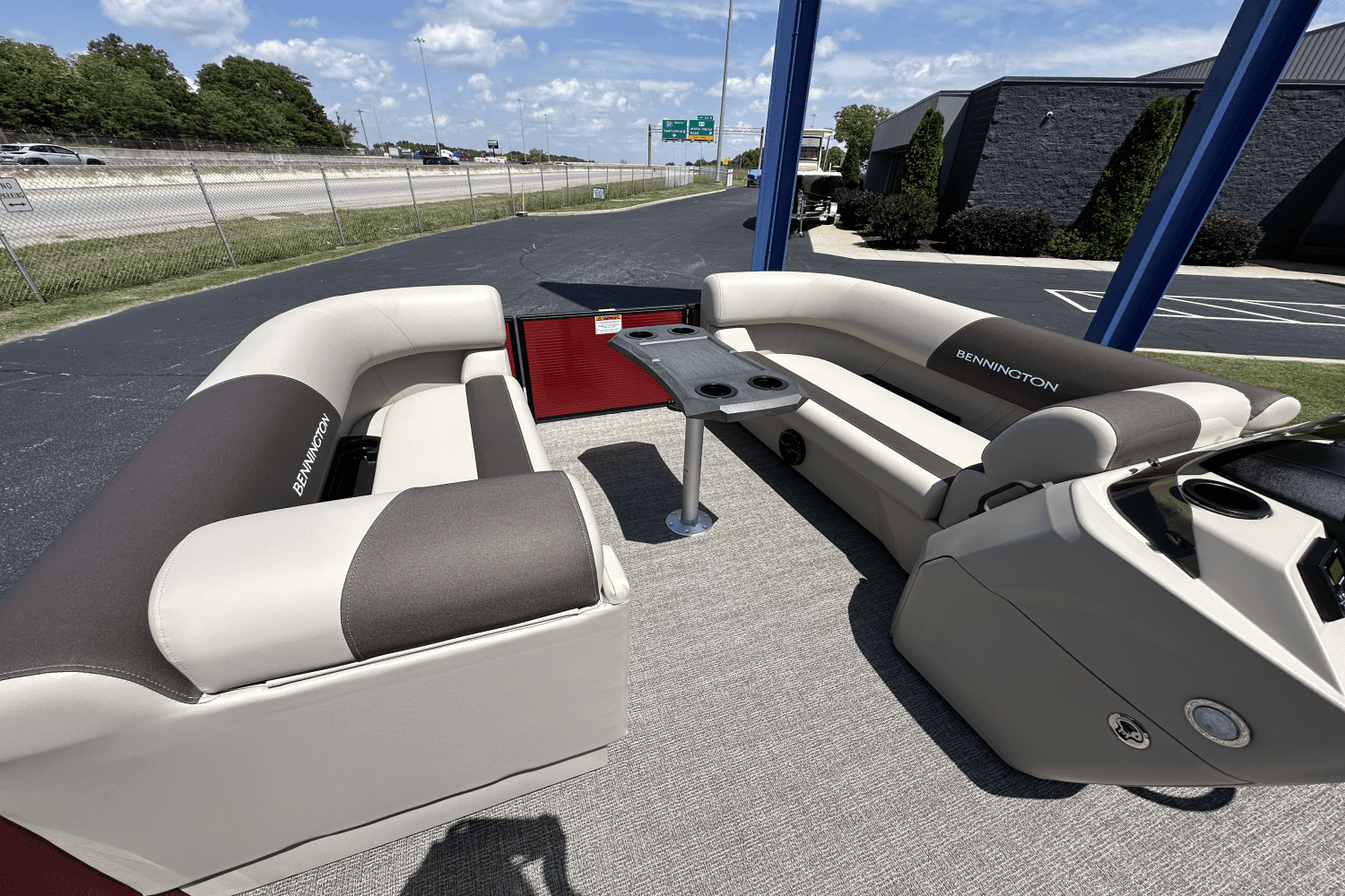 2025 Bennington 22S Image Thumbnail #18