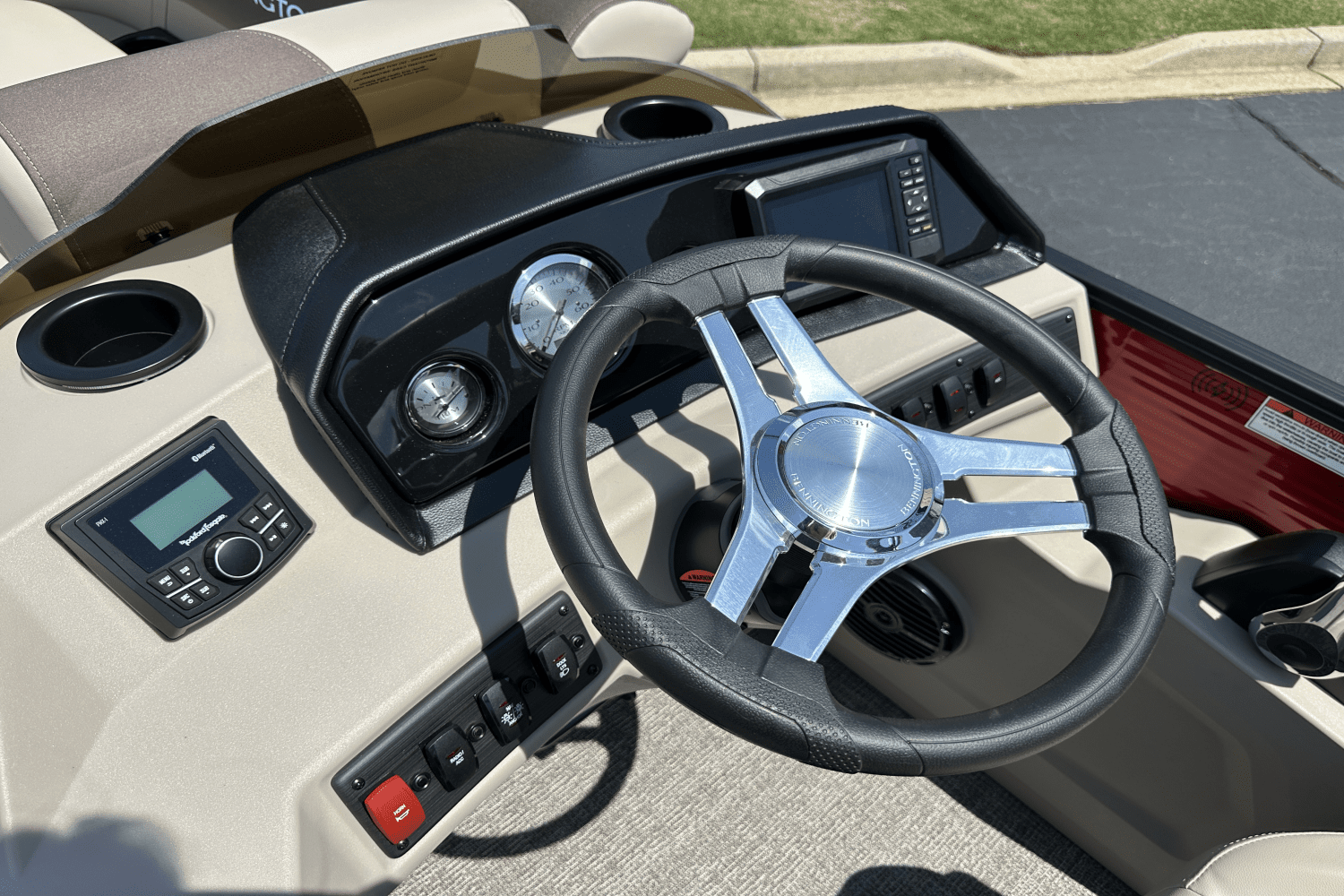 2025 Bennington 22S Image Thumbnail #13