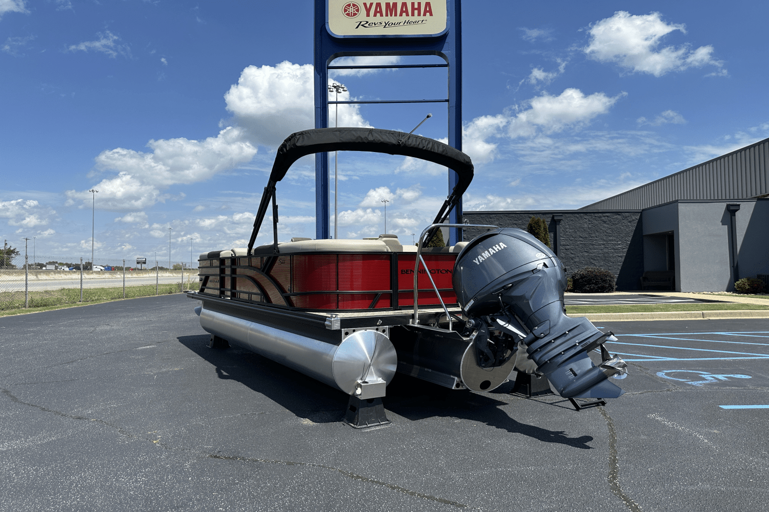 2025 Bennington 22S Image Thumbnail #2
