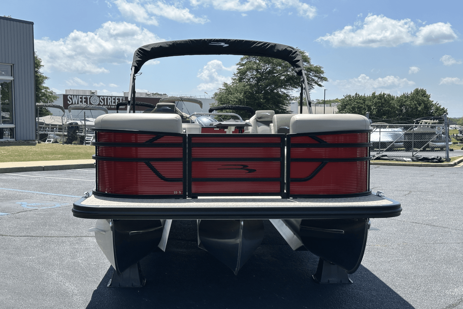 2025 Bennington 22S Image Thumbnail #3