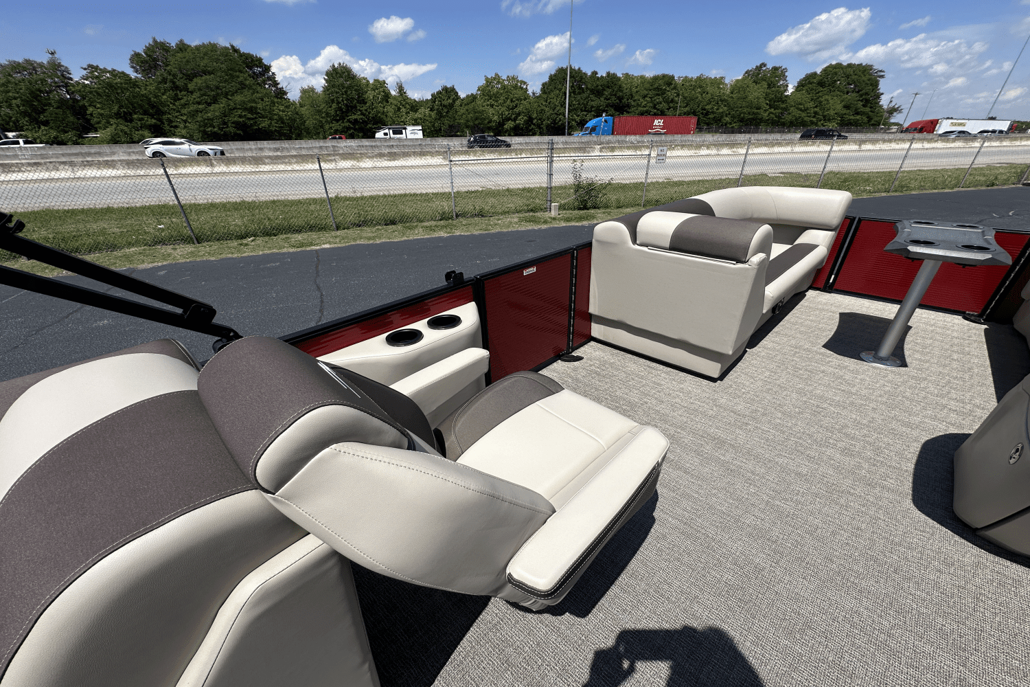 2025 Bennington 22S Image Thumbnail #17
