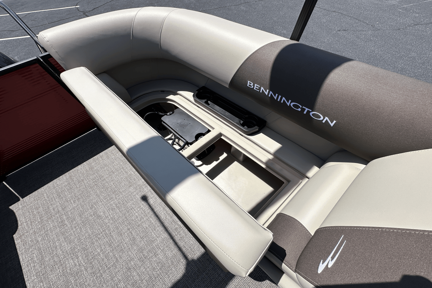 2025 Bennington 22S Image Thumbnail #10
