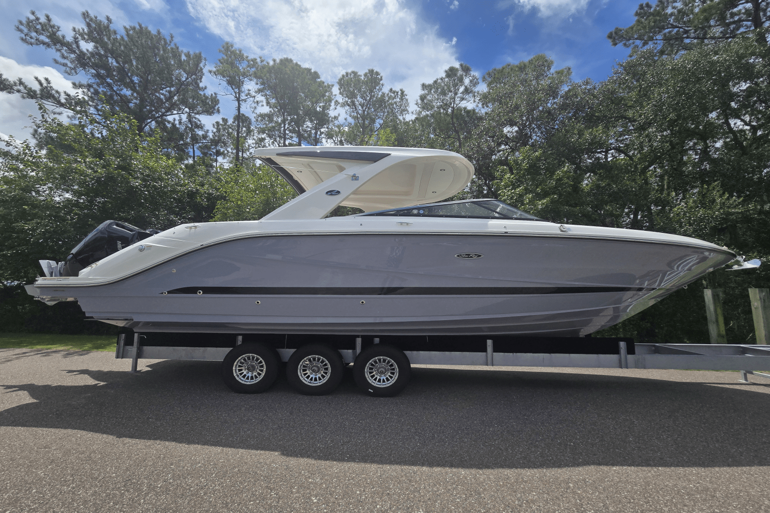 2026 Sea Ray SLX 310 Ouboard Image Thumbnail #32