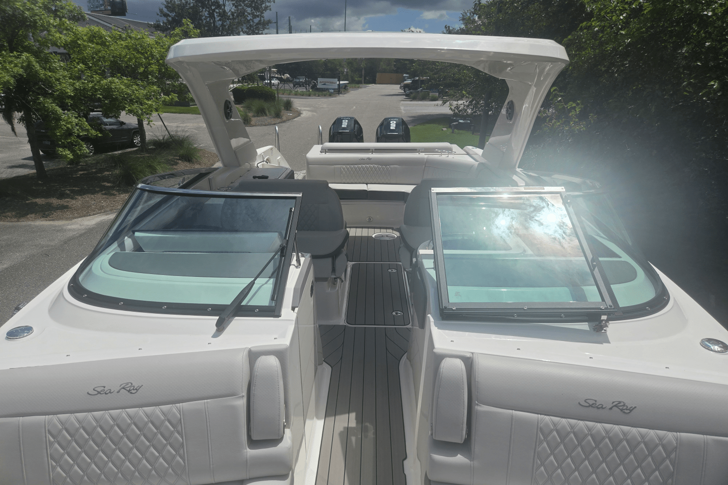 2026 Sea Ray SLX 310 Ouboard Image Thumbnail #24
