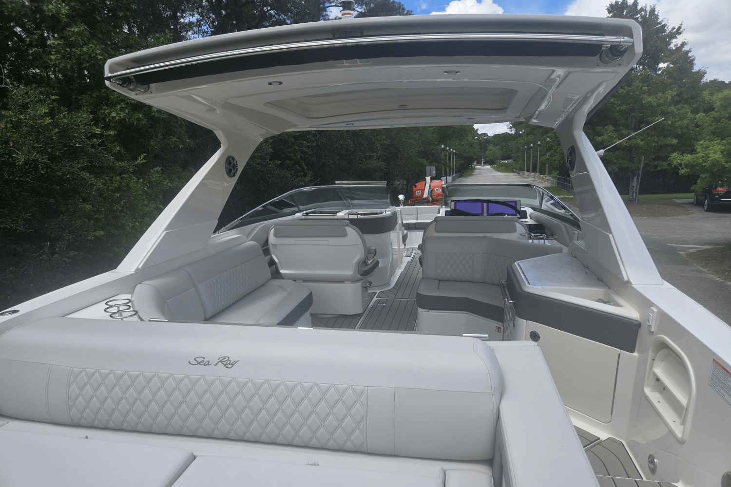 2026 Sea Ray SLX 310 Ouboard Image Thumbnail #6