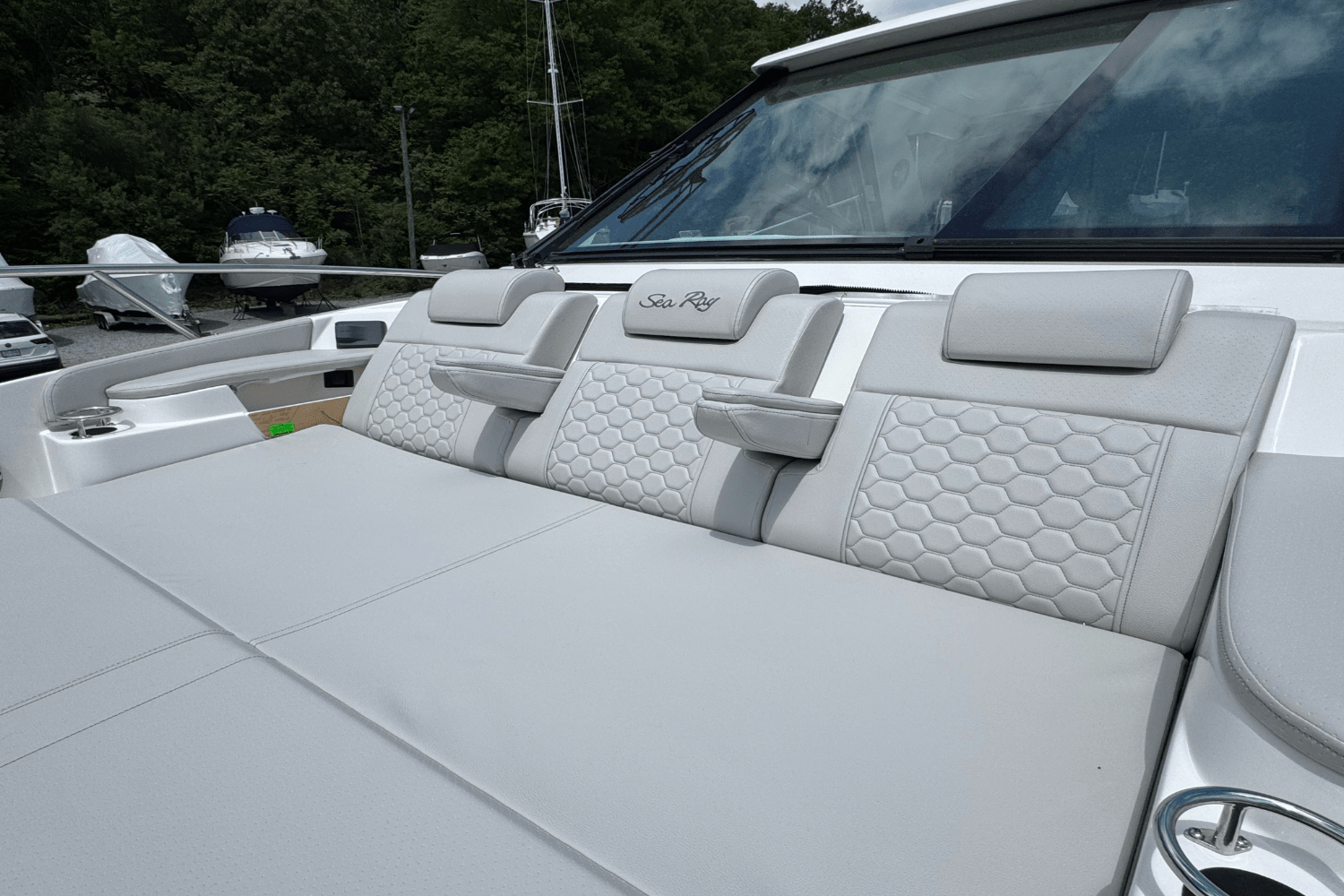 2025 Sea Ray Sundancer 320 Outboard Image Thumbnail #97