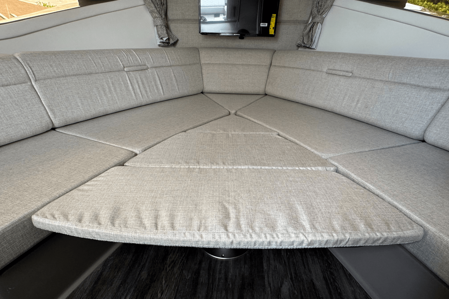 2025 Sea Ray Sundancer 320 Outboard Image Thumbnail #62