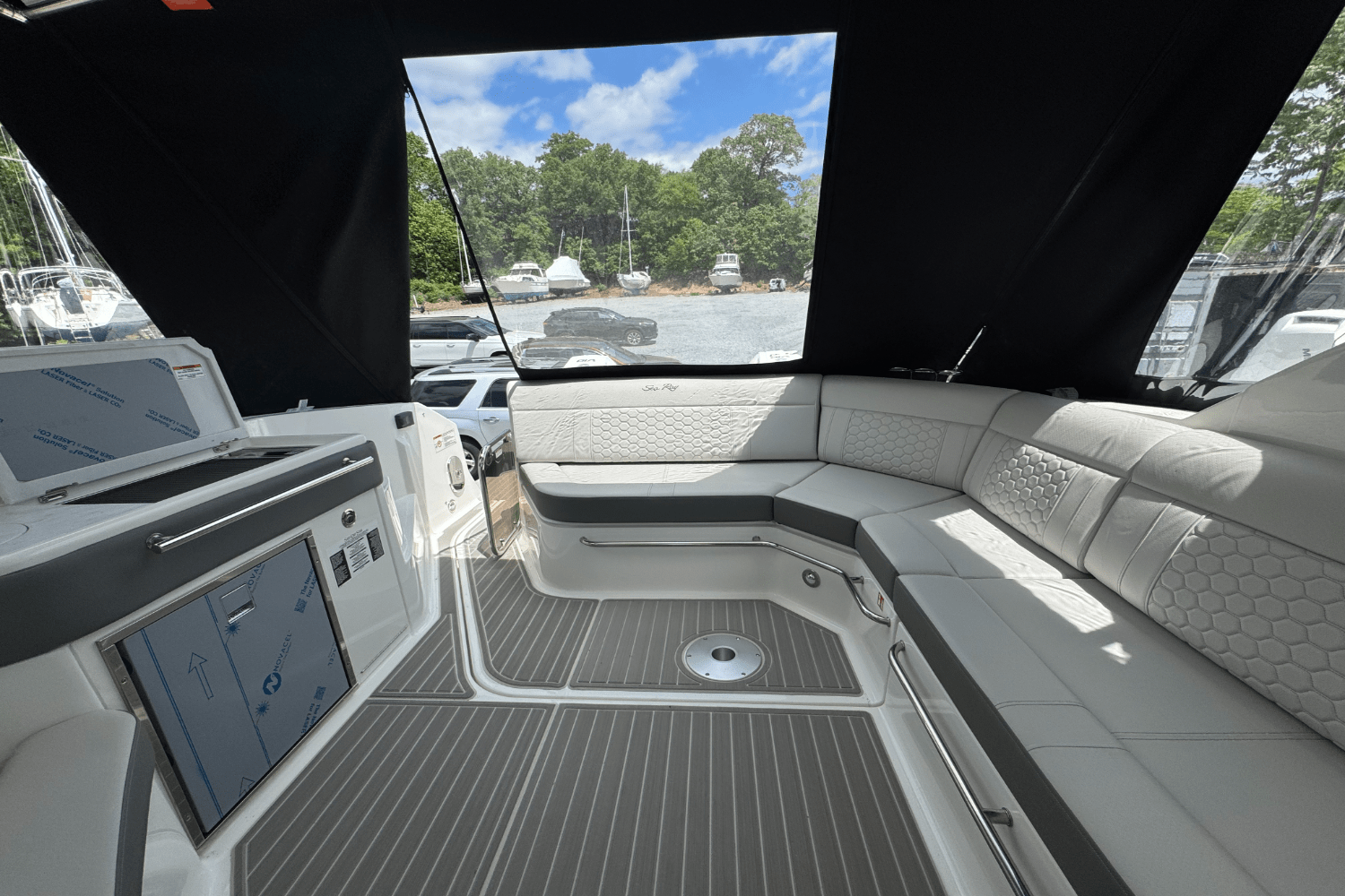 2025 Sea Ray Sundancer 320 Outboard Image Thumbnail #19