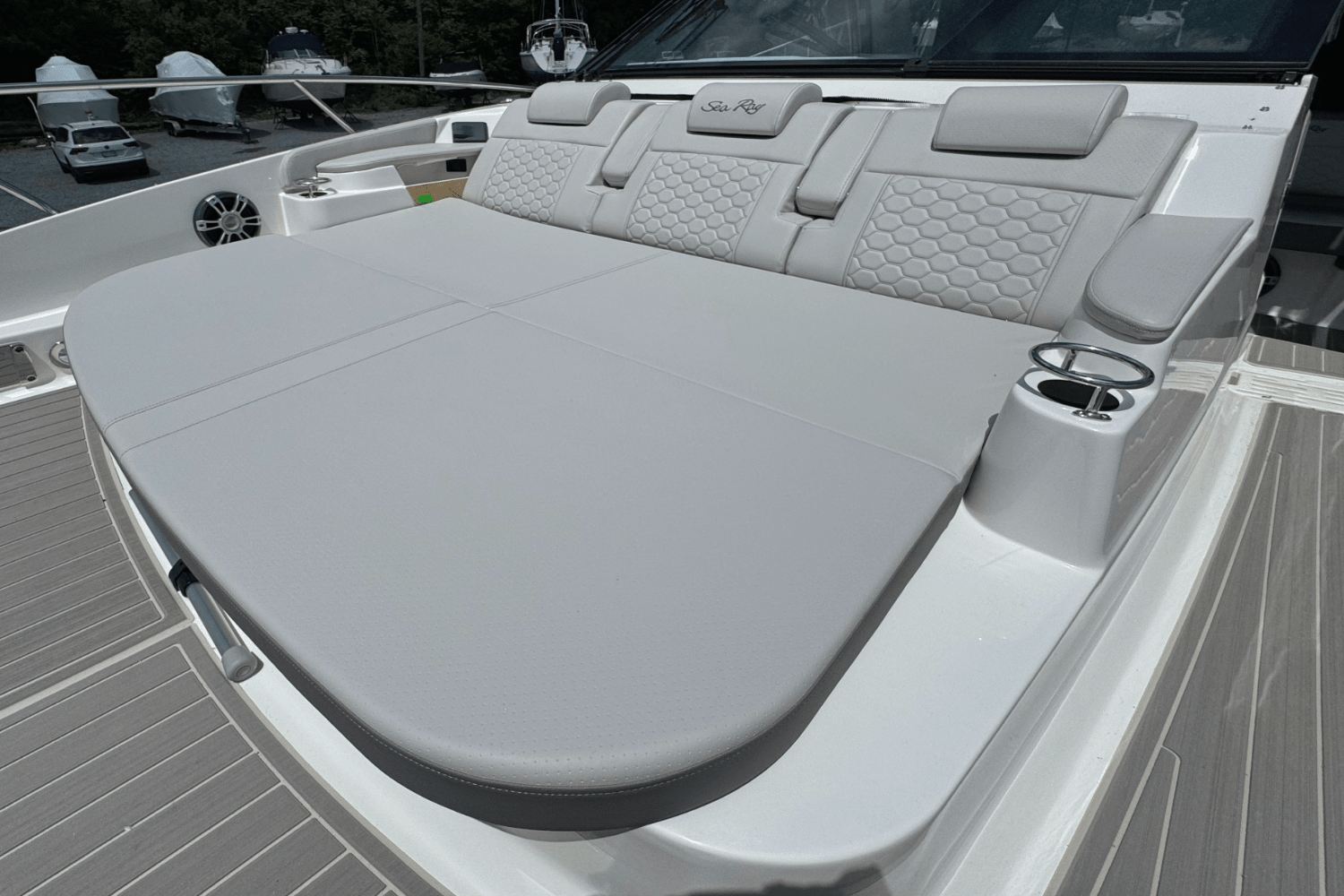 2025 Sea Ray Sundancer 320 Outboard Image Thumbnail #95