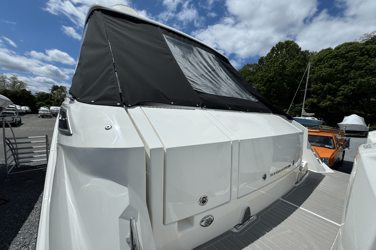 2025 Sea Ray Sundancer 320 Outboard Image Thumbnail #9
