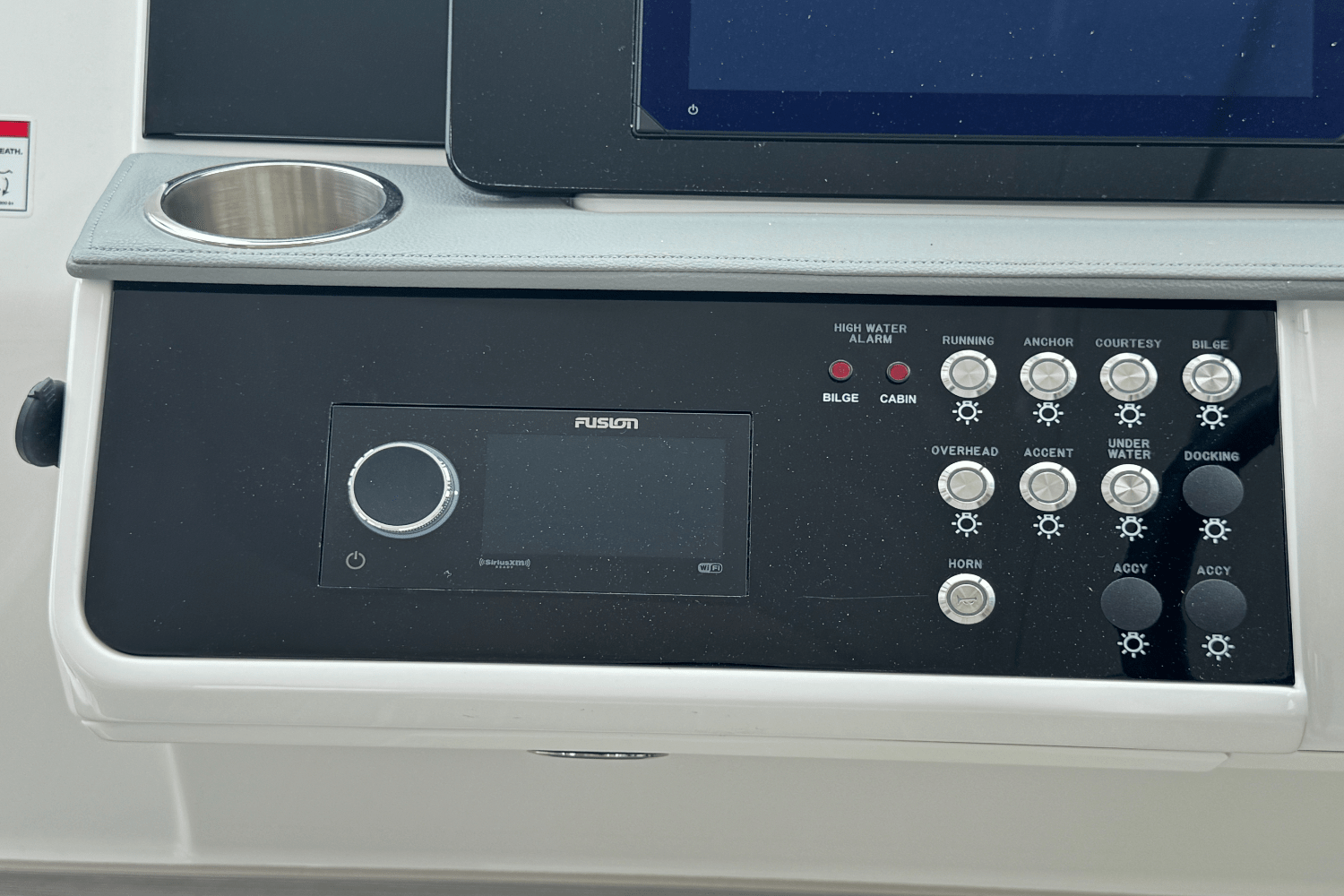2025 Sea Ray Sundancer 320 Outboard Image Thumbnail #49