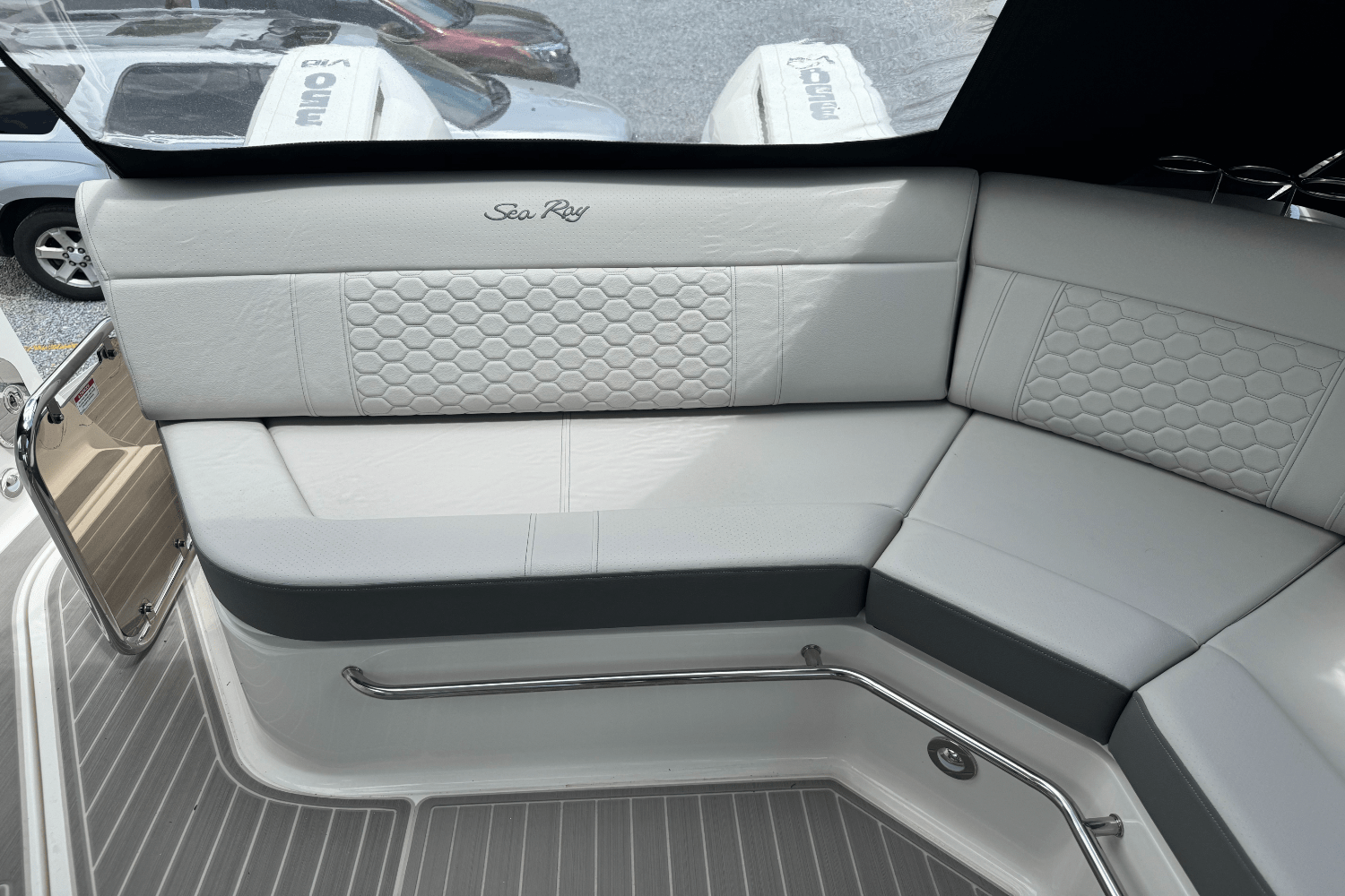 2025 Sea Ray Sundancer 320 Outboard Image Thumbnail #21