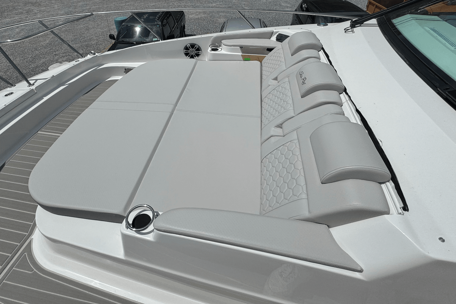 2025 Sea Ray Sundancer 320 Outboard Image Thumbnail #94