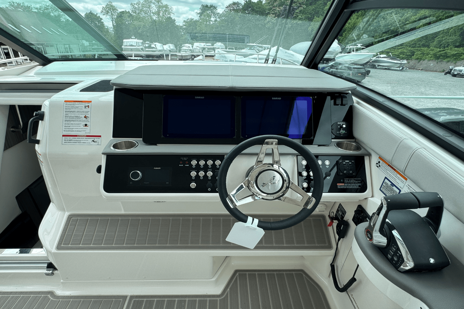 2025 Sea Ray Sundancer 320 Outboard Image Thumbnail #45