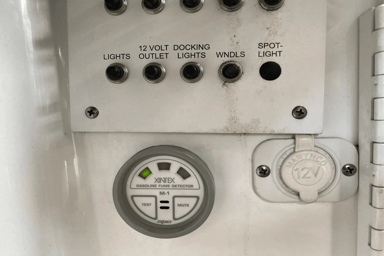 2006 Formula 330 SS Image Thumbnail #34