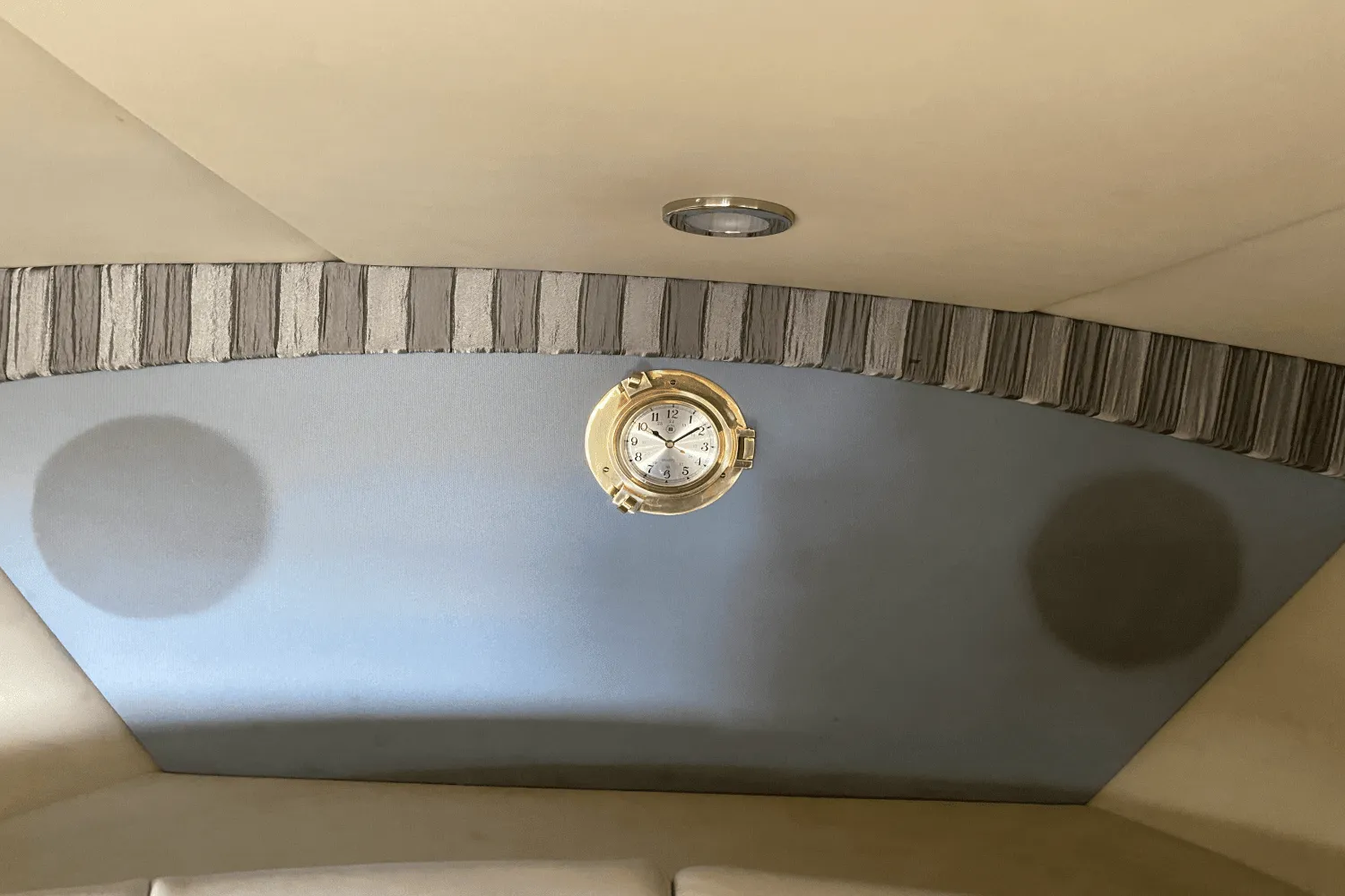 2006 Formula 330 SS Image Thumbnail #26