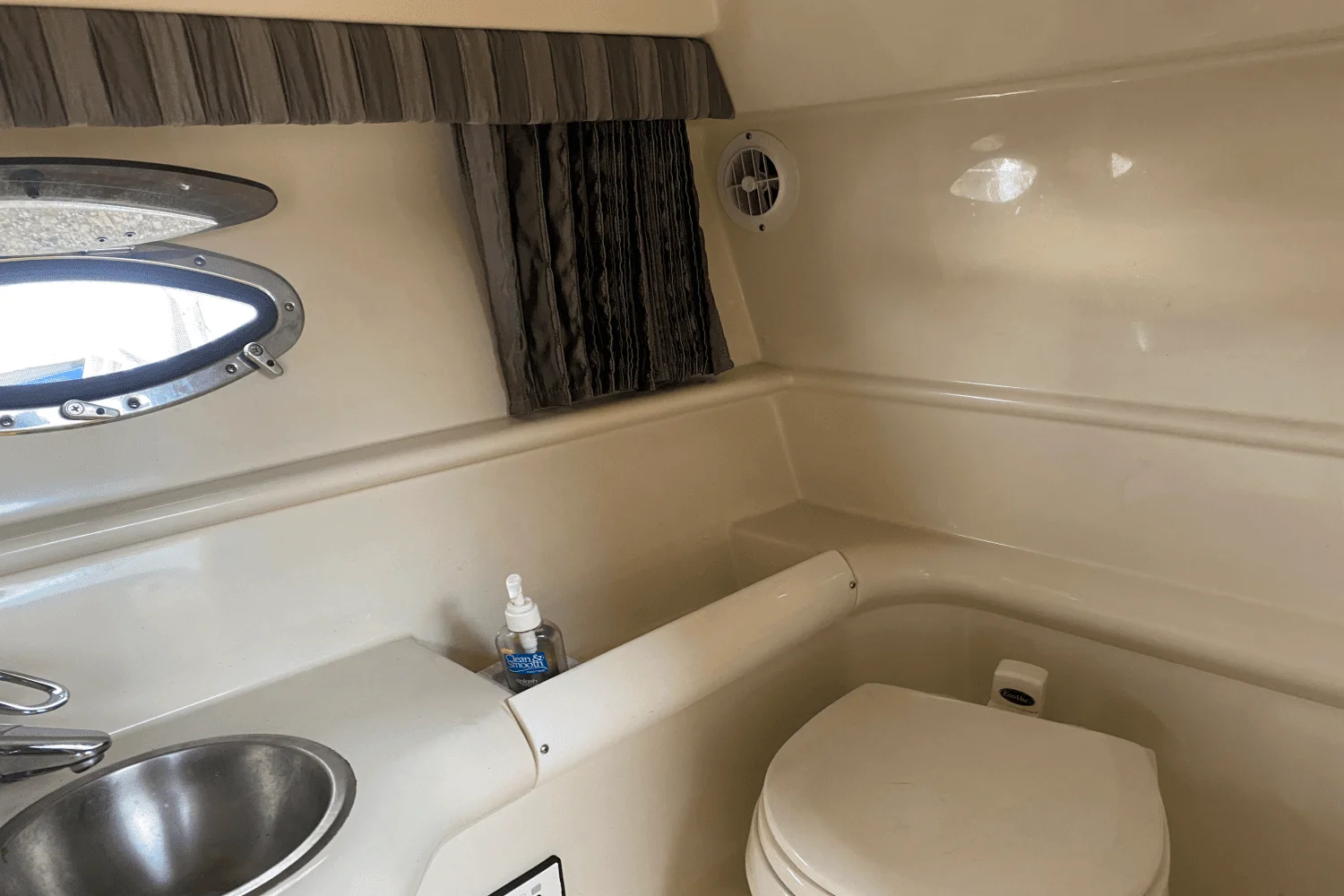 2006 Formula 330 SS Image Thumbnail #51