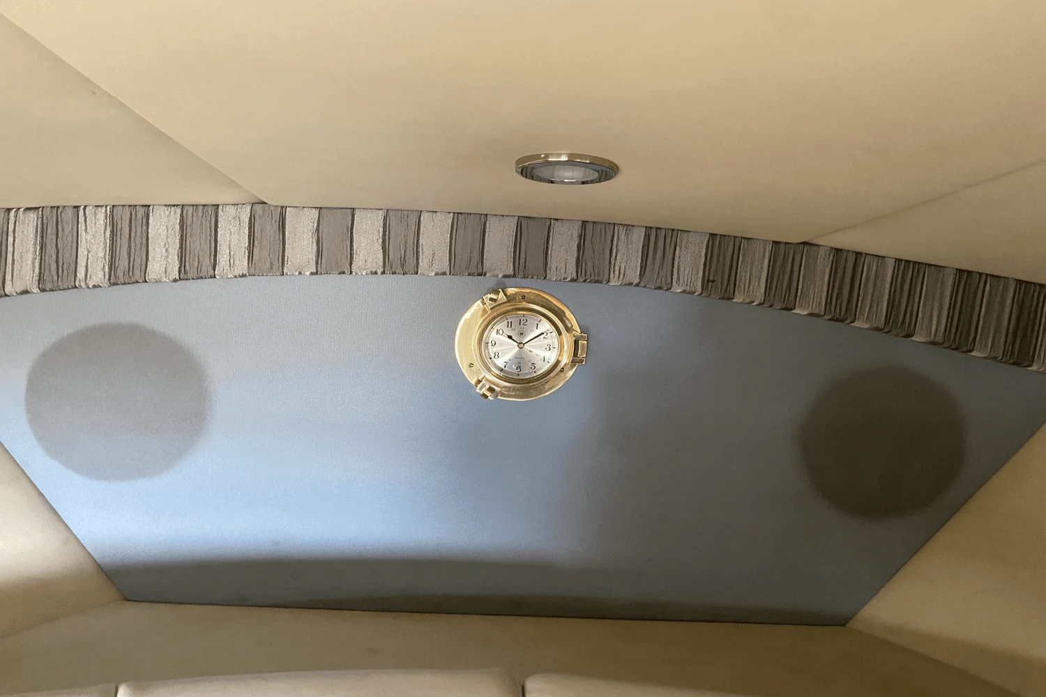 2006 Formula 330 SS Image Thumbnail #26