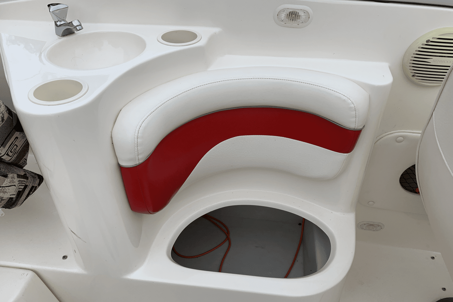 2002 Rinker 232 CAPTIVA Image Thumbnail #19