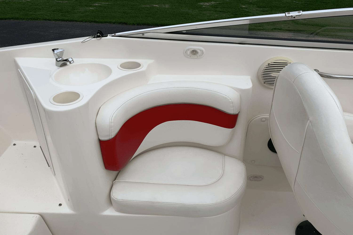 2002 Rinker 232 CAPTIVA Image Thumbnail #18
