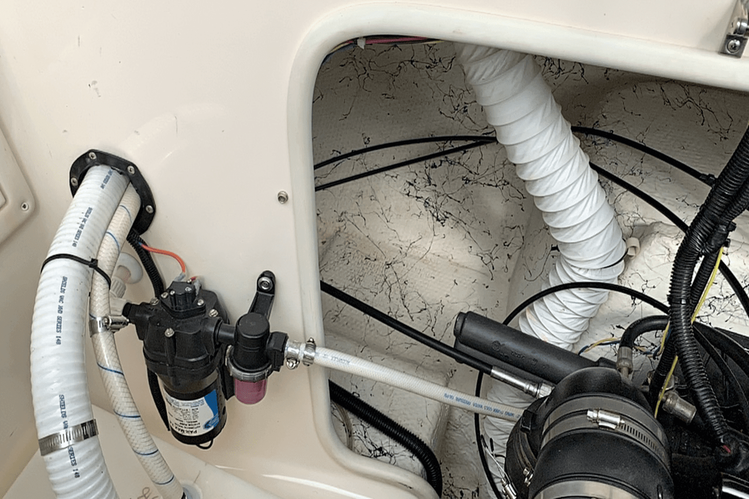 2002 Rinker 232 CAPTIVA Image Thumbnail #34