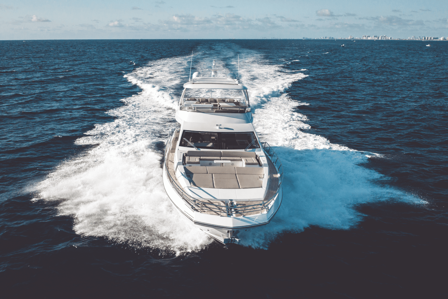 2023 Azimut 72 FLYBRIDGE Image Thumbnail #3