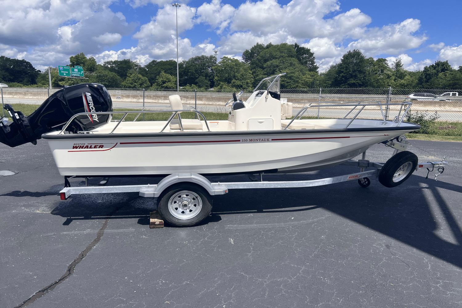2025 Boston Whaler 150 Montauk Image Thumbnail #5