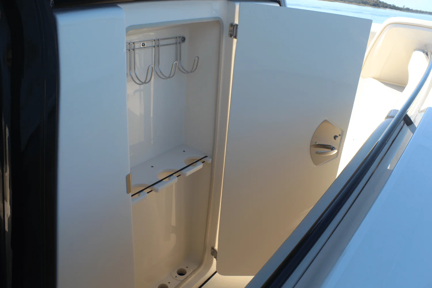 2026 Scout 305 LXF Image Thumbnail #25