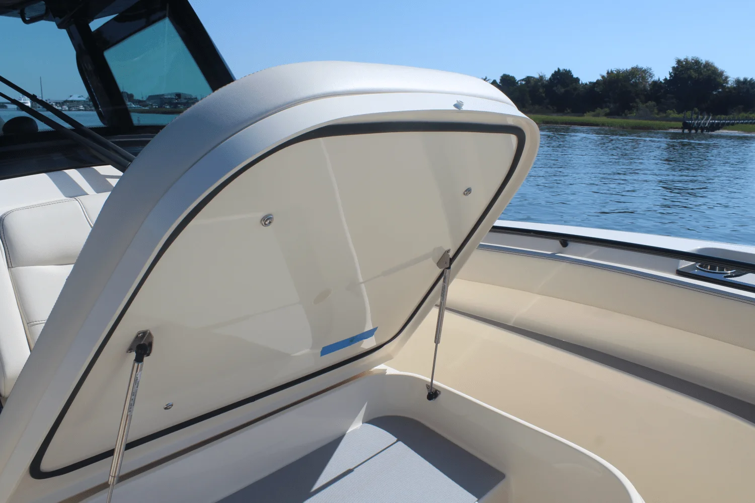 2026 Scout 305 LXF Image Thumbnail #42