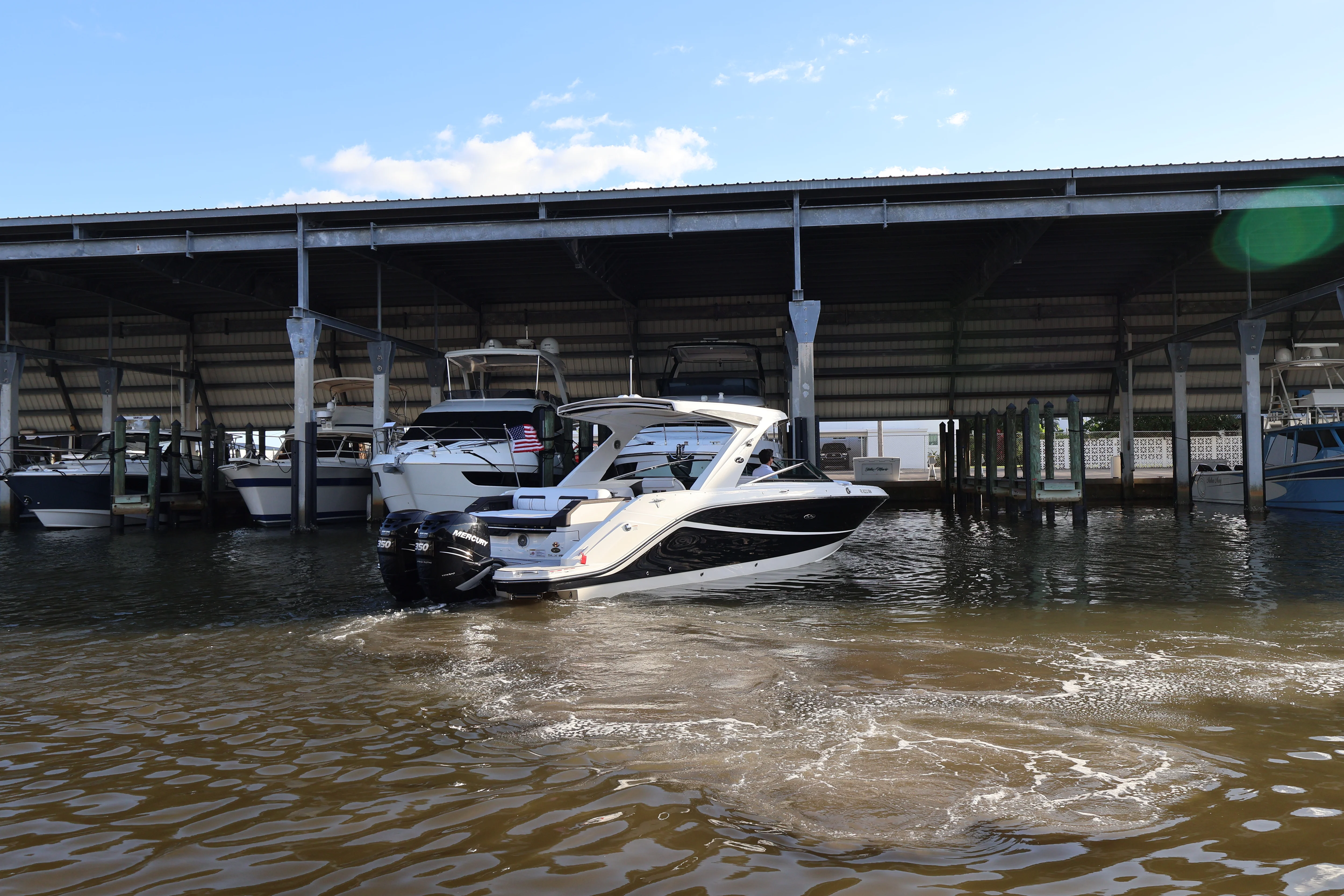 2018 Sea Ray SLX 310 OB Image Thumbnail #2