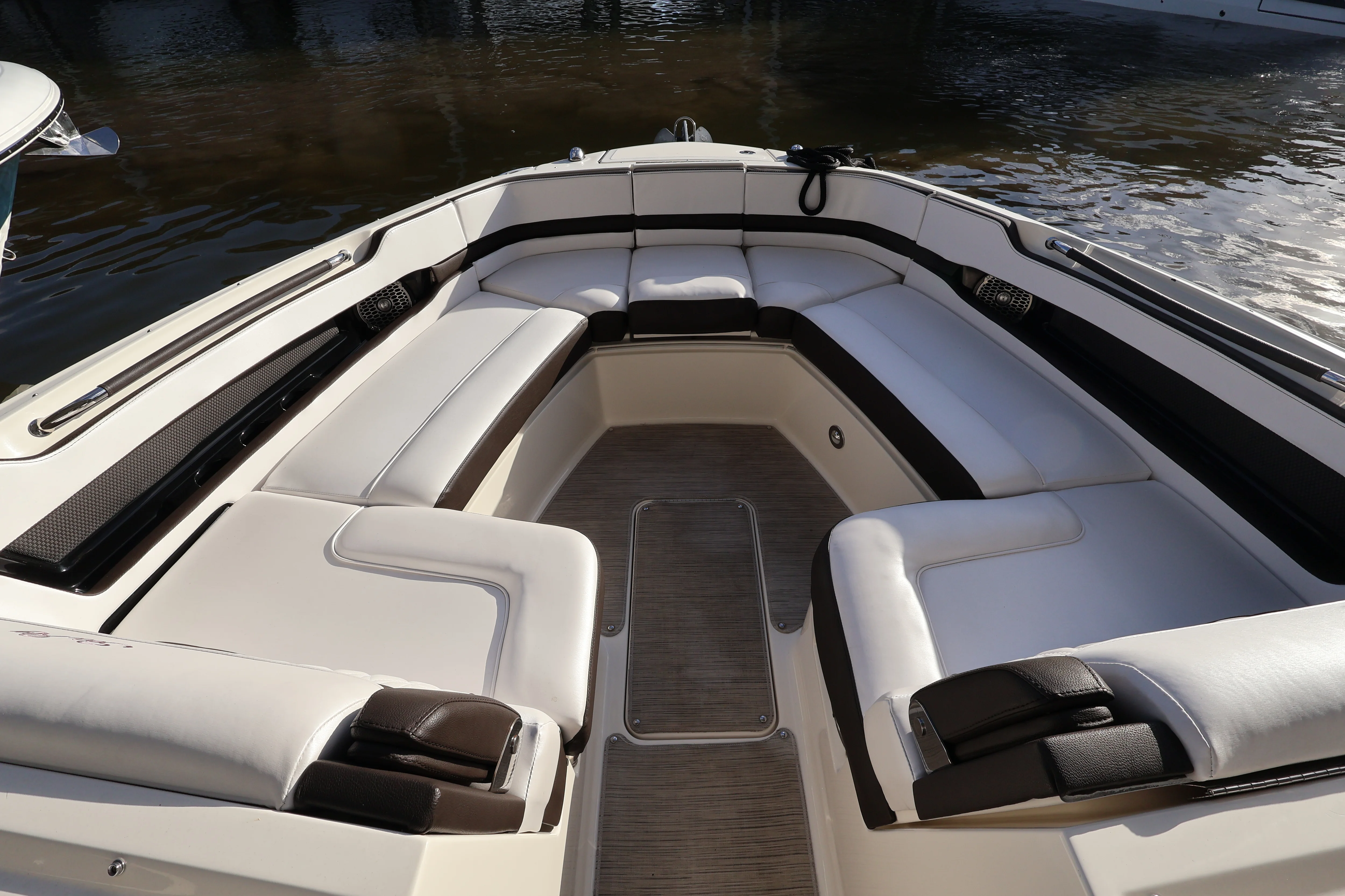 2018 Sea Ray SLX 310 OB Image Thumbnail #14