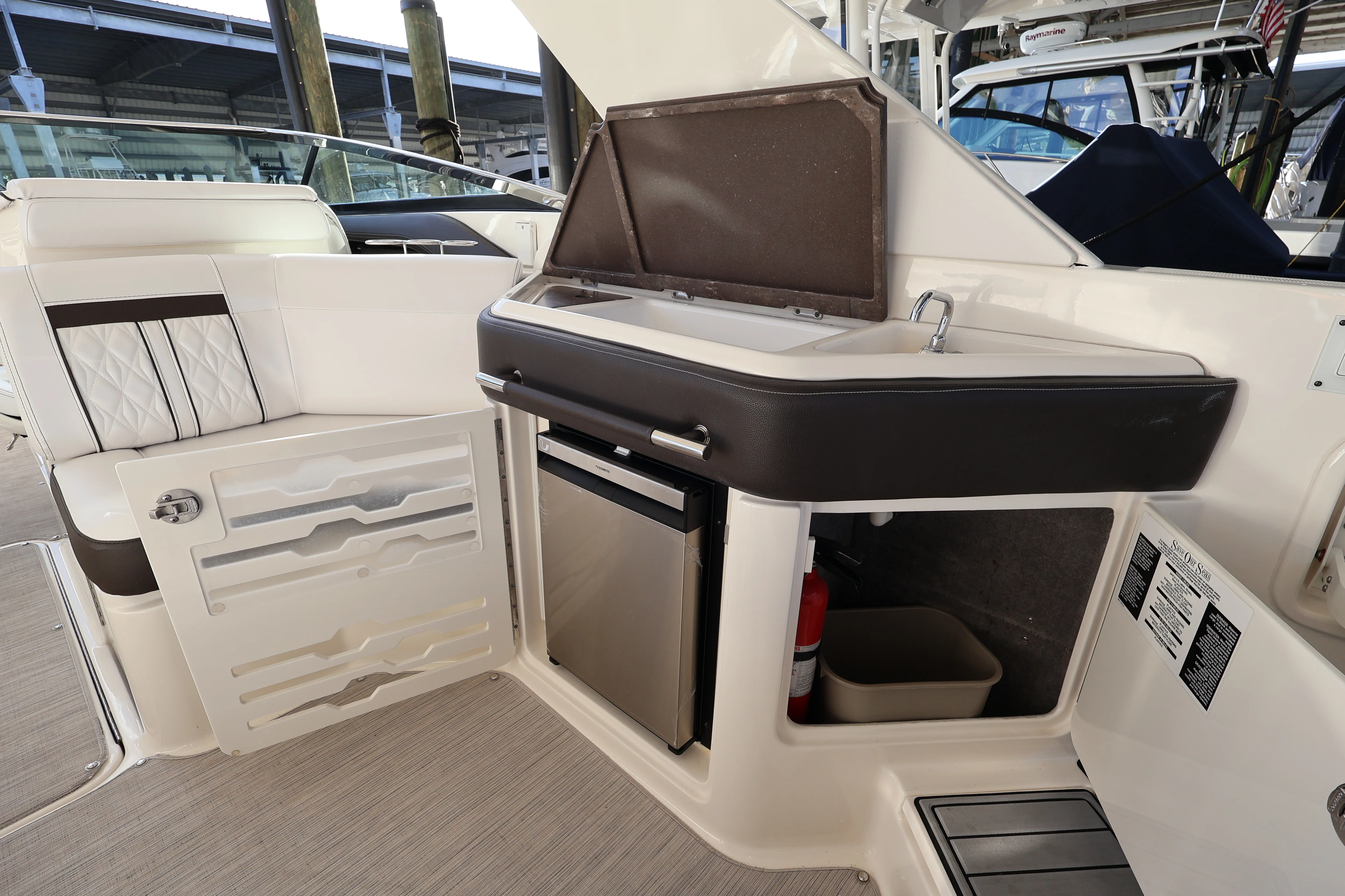 2018 Sea Ray SLX 310 OB Image Thumbnail #10