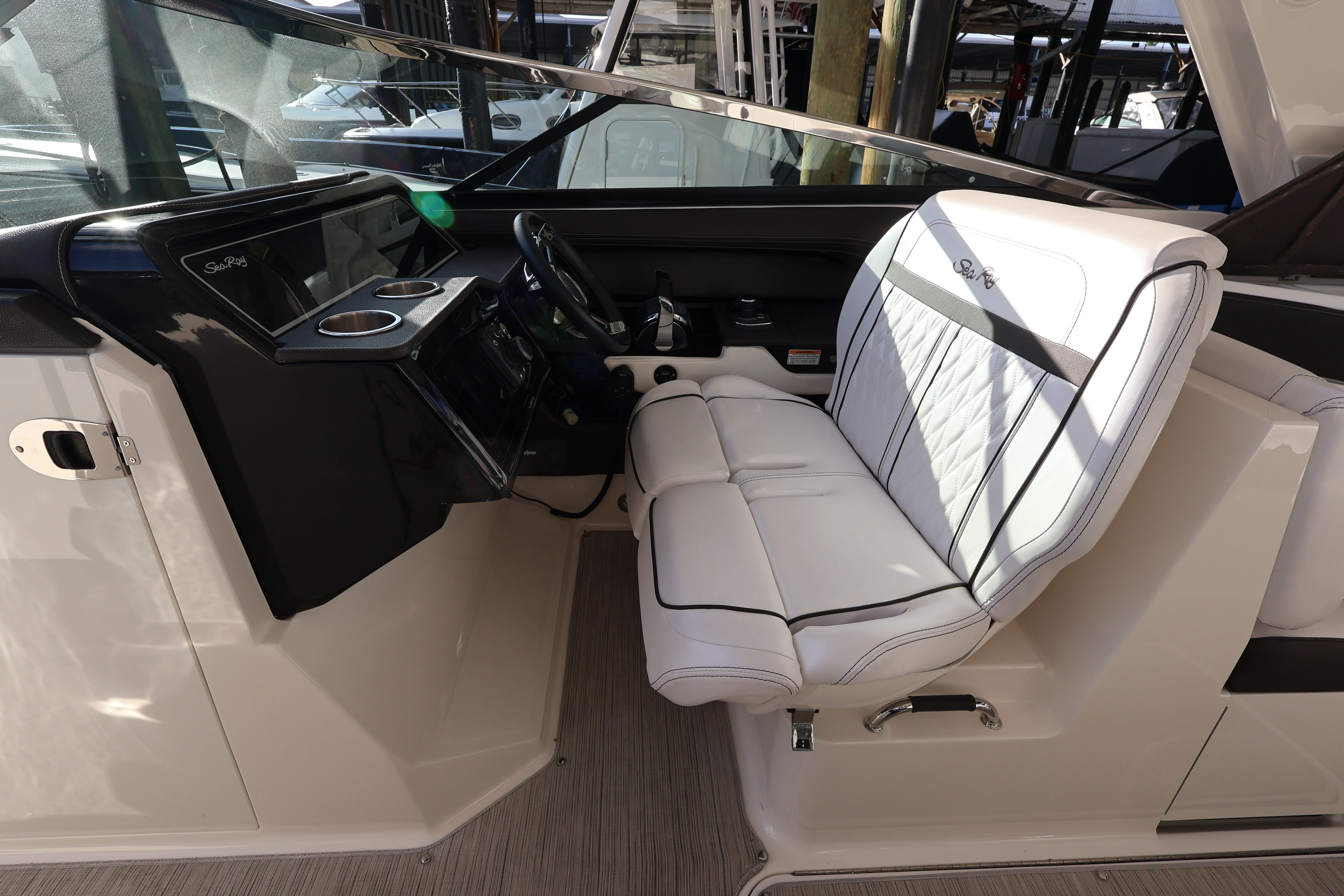 2018 Sea Ray SLX 310 OB Image Thumbnail #12