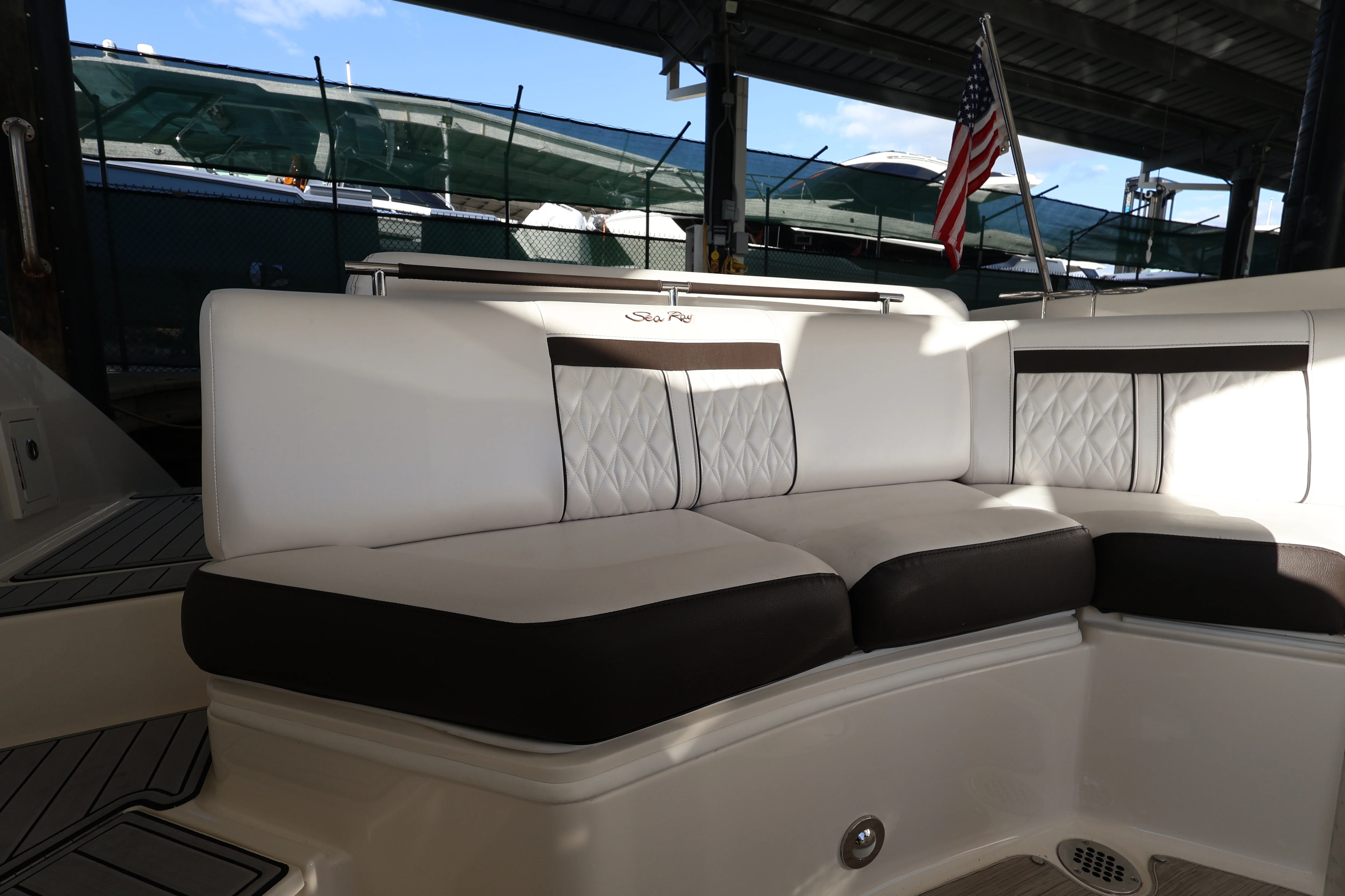 2018 Sea Ray SLX 310 OB Image Thumbnail #7