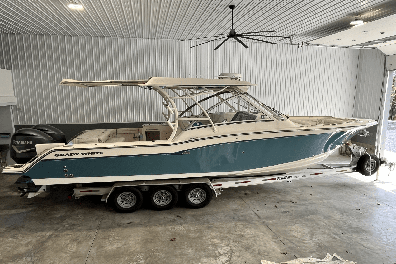 2018 Grady-White 325 FREEDOM Image Thumbnail #1