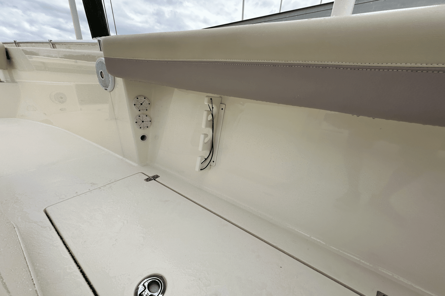 2018 Cobia 277 CC Image Thumbnail #15