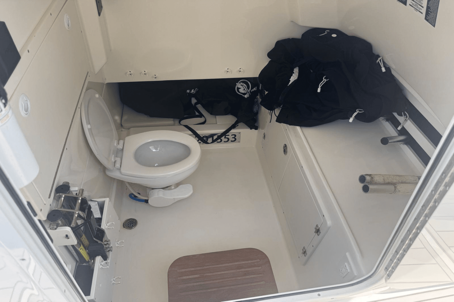 2018 Boston Whaler 330 OUTRAGE Image Thumbnail #31