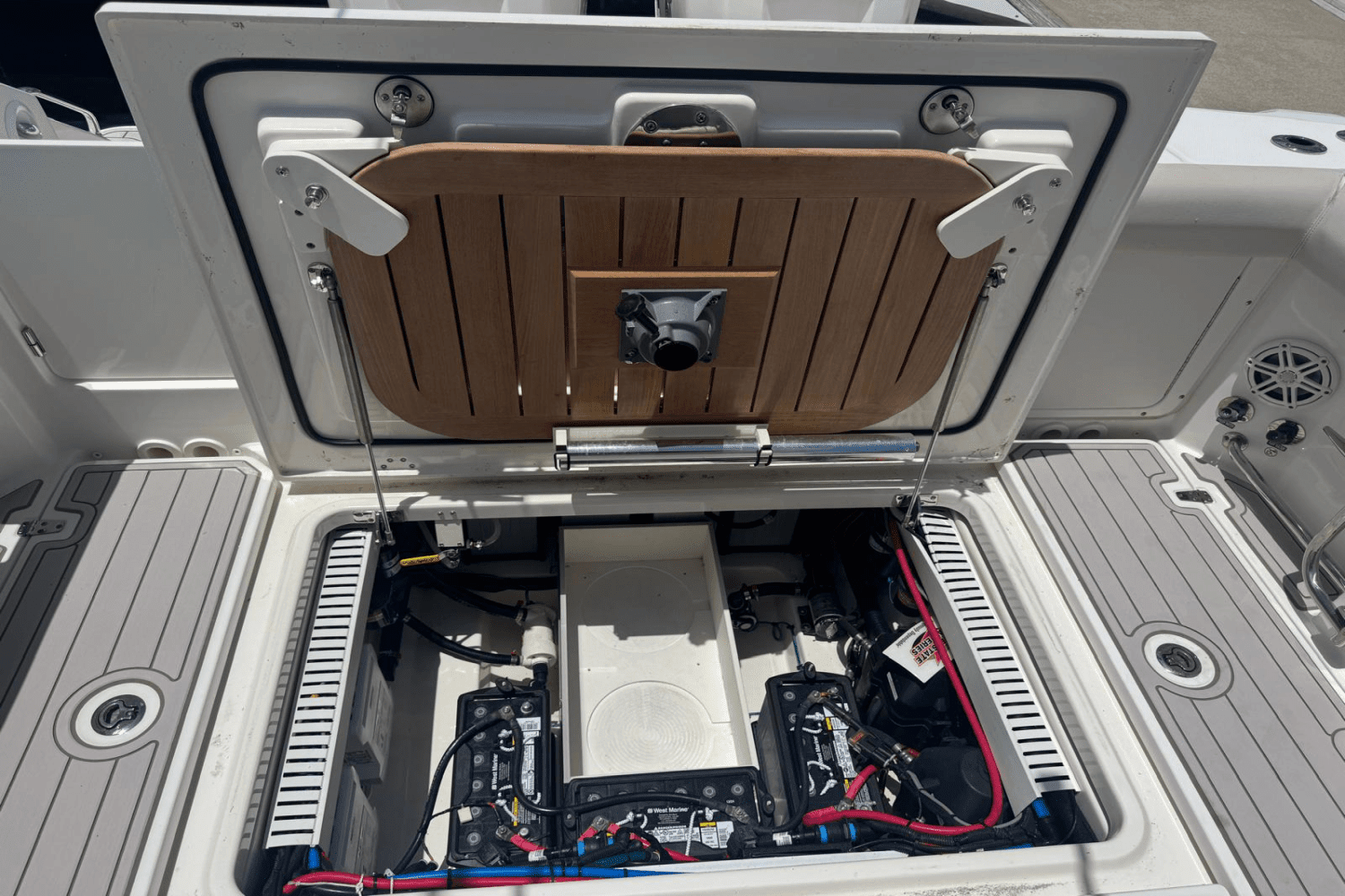 2018 Boston Whaler 330 OUTRAGE Image Thumbnail #30