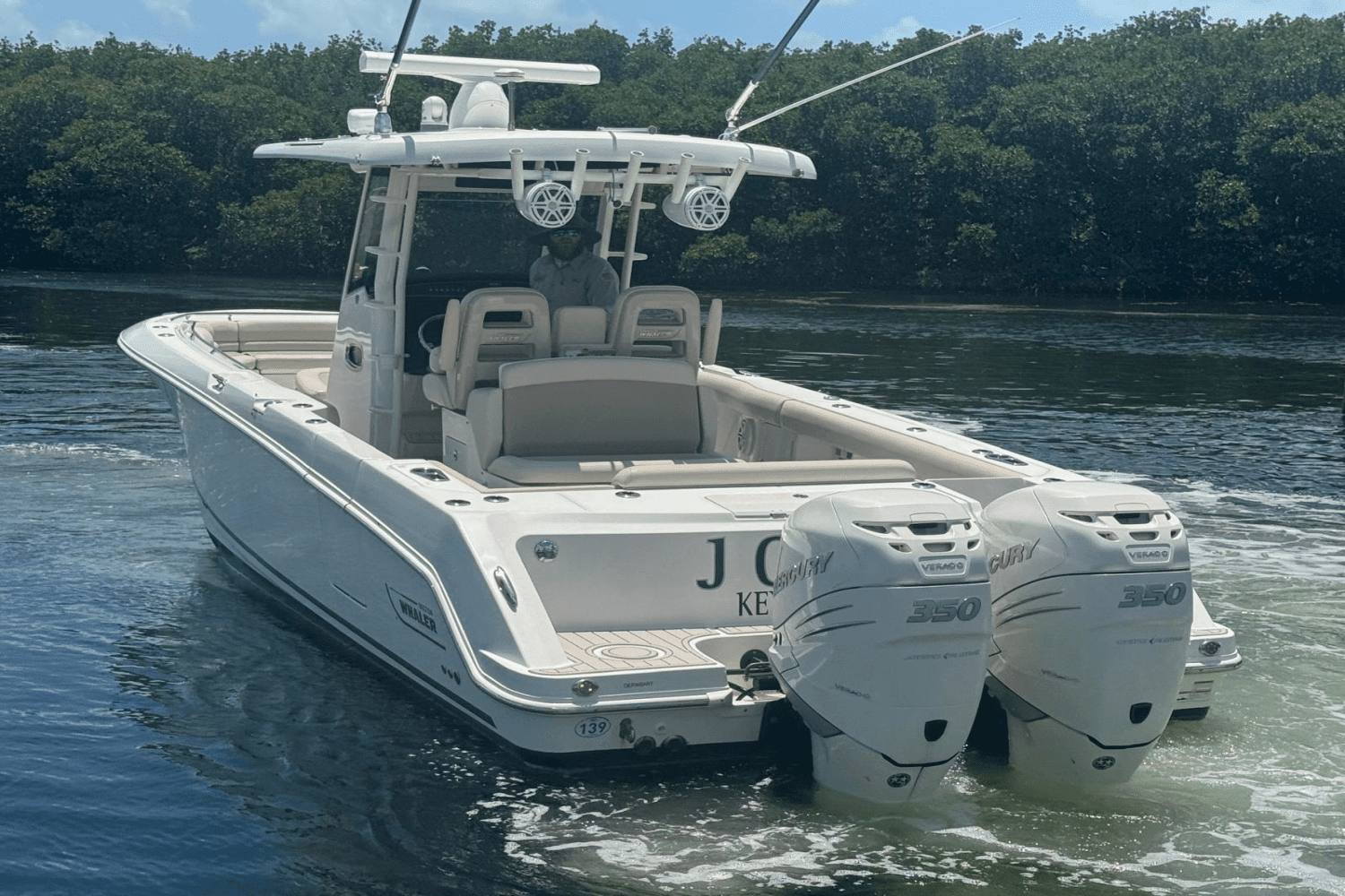 2018 Boston Whaler 330 OUTRAGE Image Thumbnail #10