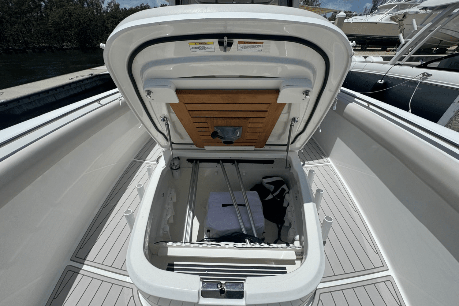 2018 Boston Whaler 330 OUTRAGE Image Thumbnail #15